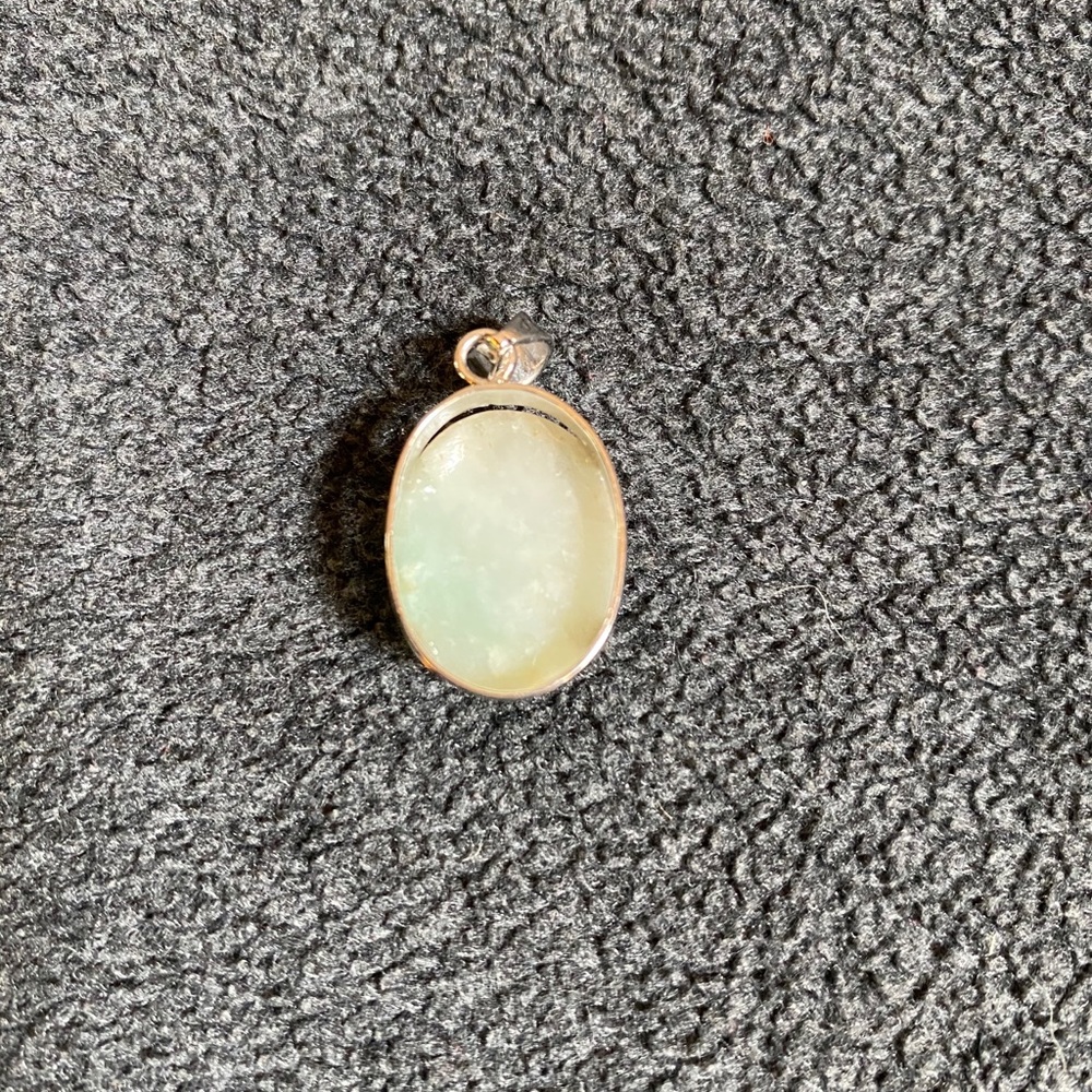 Authentic Jade Pendent - Picture 2 of 3